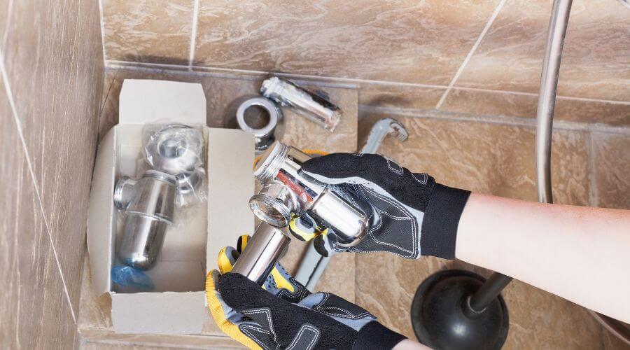 Professional gutter cleaning in Kenansville, FL